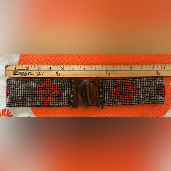 Anthropologie seed beaded stretch loomed belt w/ wood buckle red & silver Aztec